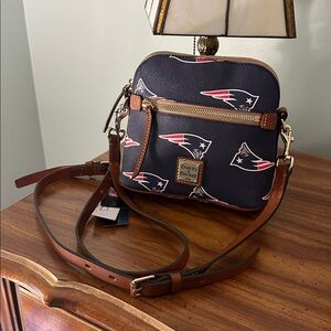 NWT Dooney & Bourke New England Patriots Domed Satchel Crossbody NFL Orig $228